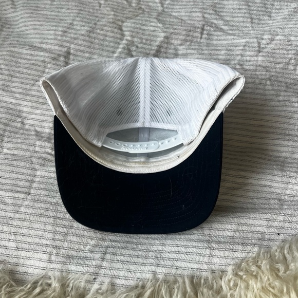 State & Liberty trucker hat - Picture 2 of 4